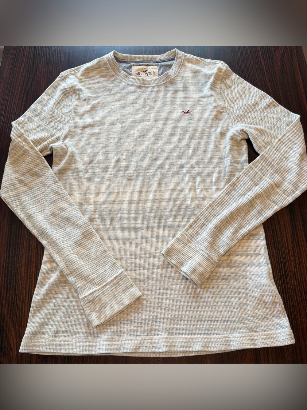 Hollister Men’s Gray Thermal Long Sleeve Shirt Waffle Knit Striped Logo Size M